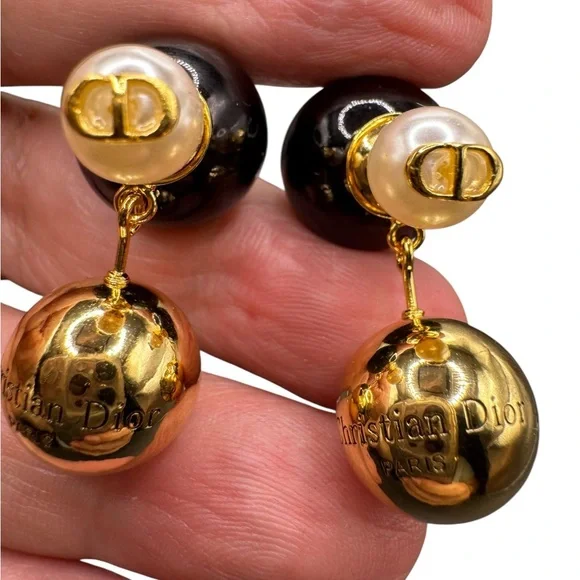 Dior Gold Tribales Pearl Earrings. - Picture 2 of 6